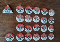 Pokemon tazo kapsle 2 3d i trio holograficzne — ujęcie 3