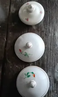 Pokrywki Ceramiczne i szklaneKuchenne -Okres PRL — ujęcie 2