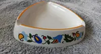 Popielniczka LUBIANA porcelana - kaszubski wzór pomarańczowa obwódka — ujęcie 4