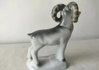 Porcelana figurka Połonne Ukraina muflon kolekcja — ujęcie 2