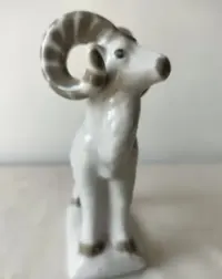 Porcelana figurka Połonne Ukraina muflon kolekcja — ujęcie 4