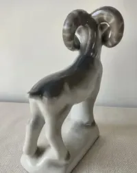 Porcelana figurka Połonne Ukraina muflon kolekcja — ujęcie 5