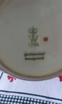 Porcelana Goldrelief Wazon 1764 — ujęcie 2