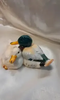 Porcelanowa figurka dzikie kaczki Geobel 1976 r. — ujęcie 2