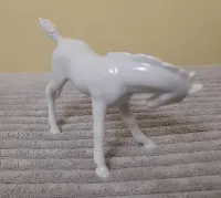 Porcelanowa figurka koń Ilmenau GDR — ujęcie 2