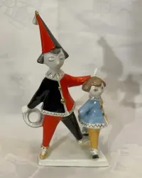 Porcelanowa figurka para Pierrotów, Hollohaza — ujęcie 4