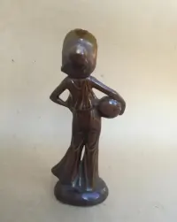 Porcelanowa figurka PRL — ujęcie 3