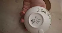 Porcelanowa filiżanka z podstawką z drewna akacjowego Easy Life — ujęcie 5