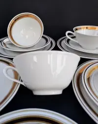 Porcelanowe trio niemieckiej marki Weimar — ujęcie 2
