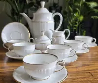Porcelanowy serwis z żarskiej fabryki - C. & E. Carstens Porzellanfabrik Sorau N.L. — ujęcie 3