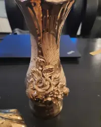 Porcelanowy zestaw w kolorze zlota. Vintage — ujęcie 4