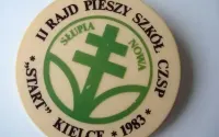 Przypinki plastikowe z okresu PRL - 4 szt. (różne) — ujęcie 2