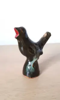 ptaszek gwizdek ceramika Iłża vintage figurka — ujęcie 2