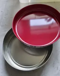 Puszka kolekcjonerska metalowa — ujęcie 2