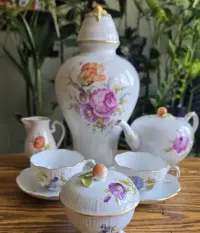 Ręcznie malowany porcelanowy zestaw Tête-à-tête z amforą – Ludwigsburg, Alt-Ozier. — ujęcie 2