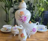 Ręcznie malowany porcelanowy zestaw Tête-à-tête z amforą – Ludwigsburg, Alt-Ozier. — ujęcie 3