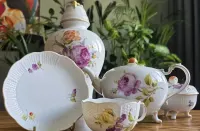 Ręcznie malowany porcelanowy zestaw Tête-à-tête z amforą – Ludwigsburg, Alt-Ozier. — ujęcie 5