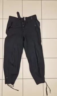 Replika munduru pancerniackiego SS — ujęcie 2