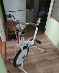 Rower PRL działający — ujęcie 4
