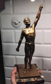 Rzeżba - figura sportowca , olimpijczyk, przedwojenna 1930's, Art Deco — ujęcie 3