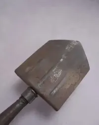 Saperka łopatka piechoty antyk armia holenderka składna antyk 2 wojna światowa drewniany trzonek solidna 66cm — ujęcie 5