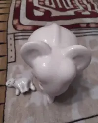 Słoń z porcelany — ujęcie 2