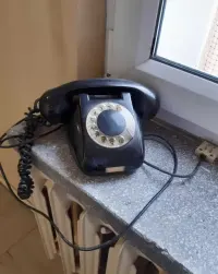 Sprzedam zabytkowy telefon z bakelitu produkcja RWT — ujęcie 3