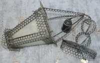 Stara metalowa lampa z czasów PRL - retro — ujęcie 5