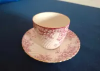 Stara porcelanowa filiżanka — ujęcie 2