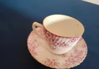 Stara porcelanowa filiżanka — ujęcie 3