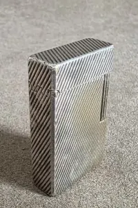 Stara zapalniczka Dupont nr 6747 A L — ujęcie 4