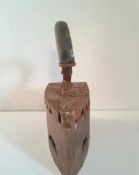 Stare ANTYCZNE ŻELAZKO na węgiel duze do renowacji żeliwo solidne retro vintage — ujęcie 2