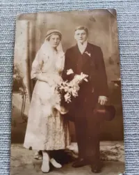 Stare zdjęcie ślubne z początku XX wieku — ujęcie 3