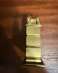 Stary budzik swiza olimpijski analog — ujęcie 3