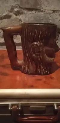 Stary kufel ceramiczny — ujęcie 2