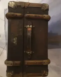 Stary kufer podróżny 1920 rok. — ujęcie 2
