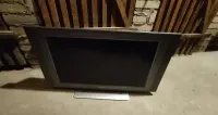 Stary płaski i sprawny TV. Brak HDMI — ujęcie 2