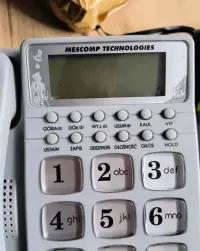 Stary telefon analogowy mescomp technologies — ujęcie 4