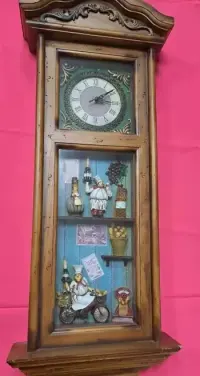 Stary zegar na ścianę retro — ujęcie 3