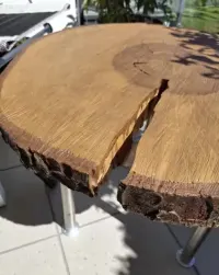 Stolik plaster drewna — ujęcie 2