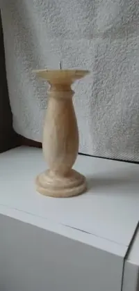 Świecznik alabastrowy — ujęcie 2