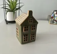 Świecznik ceramiczny domek kamieniczka zieleń NOWY — ujęcie 4