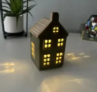 Świecznik ceramiczny domek kamieniczka zieleń NOWY — ujęcie 3
