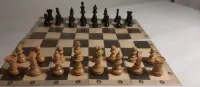 Szachy drewniane w eleganckim pudełku kolekcjonerskie PRL — ujęcie 2