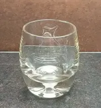Szklanka do whisky z grubym bąbelkowym dnem. 1 szt. PRL — ujęcie 3