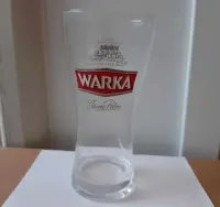 Szklanka, kufel w kartonie Warka — ujęcie 2