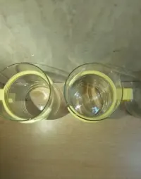 Szklanki PRL uchwyty plastikowe 6 sztuk — ujęcie 4