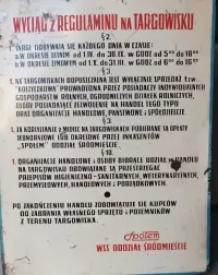 Tablica informacyjna stara komuna wczesny Gierek — ujęcie 4