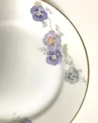 Talerz Karlskrona bratki kwiatki złocony porcelana porcelanowy — ujęcie 2