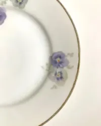 Talerz Karlskrona bratki kwiatki złocony porcelana porcelanowy — ujęcie 3